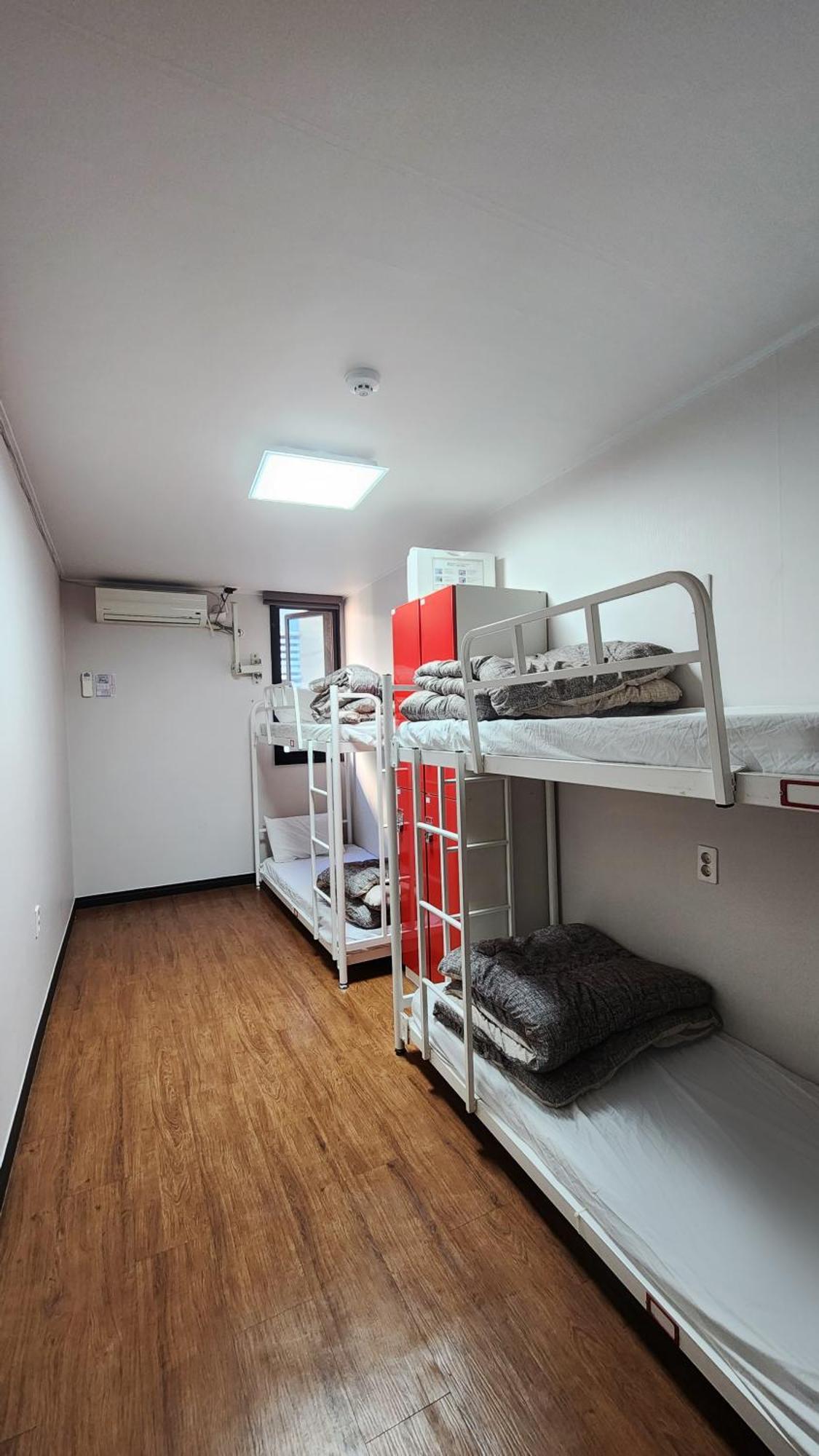 Kimchee Busan Downtown Guesthouse Exterior foto
